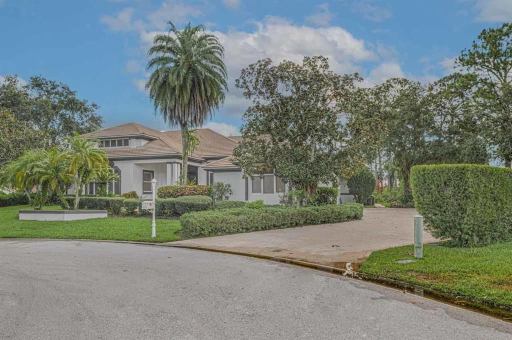 Photo of 1422 SW Bluebird Cove, Port Saint Lucie, FL 34986 (MLS # R10706607)