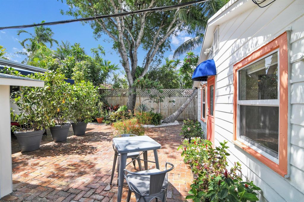 Photo of 315 S K Street #2, Lake Worth Beach, FL 33460 (MLS # R11102899)