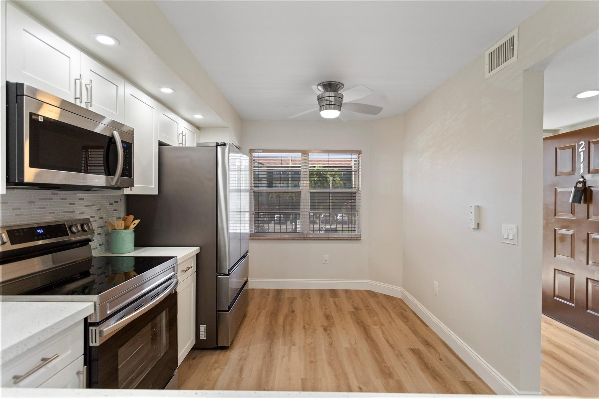 IVANHOE EAST - Residential Lease