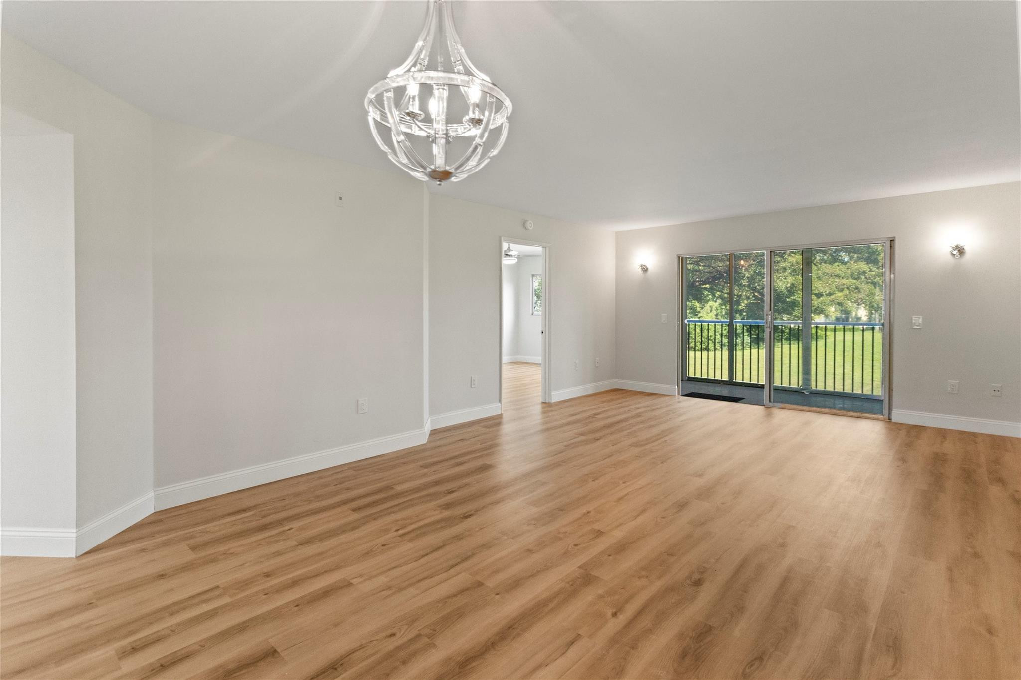 IVANHOE EAST - Residential Lease