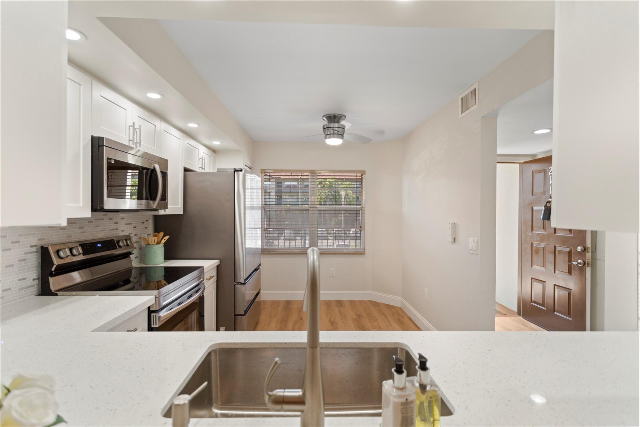 IVANHOE EAST - Residential Lease