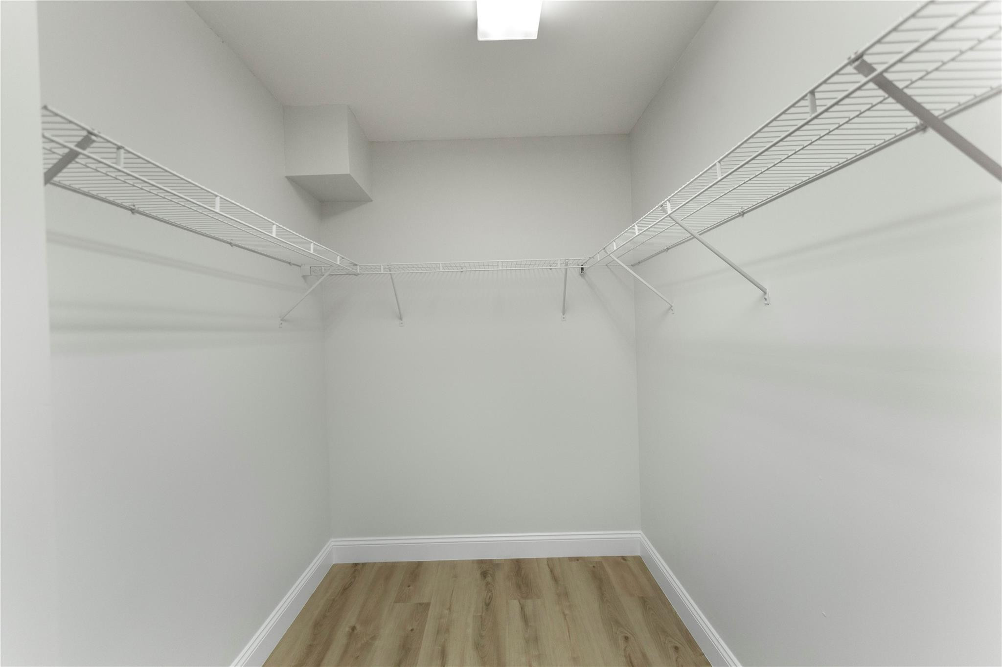 IVANHOE EAST - Residential Lease