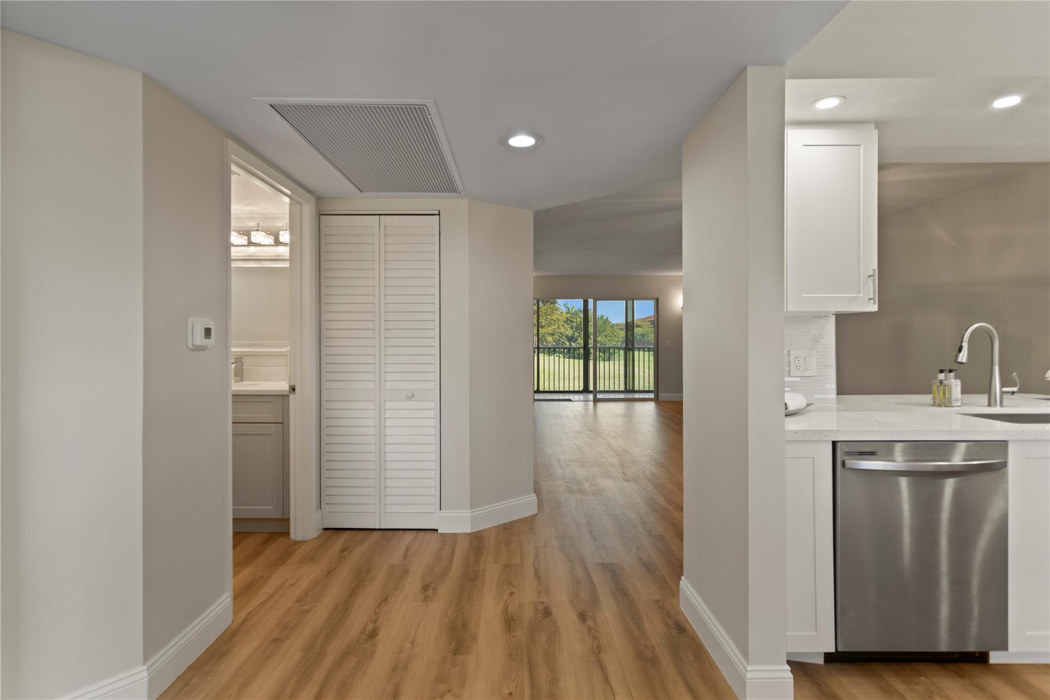 IVANHOE EAST - Residential Lease