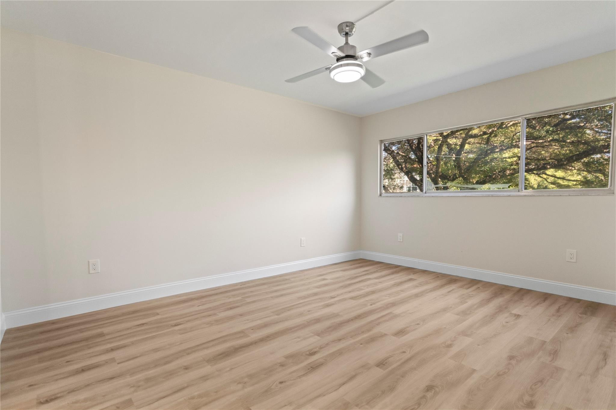 IVANHOE EAST - Residential Lease