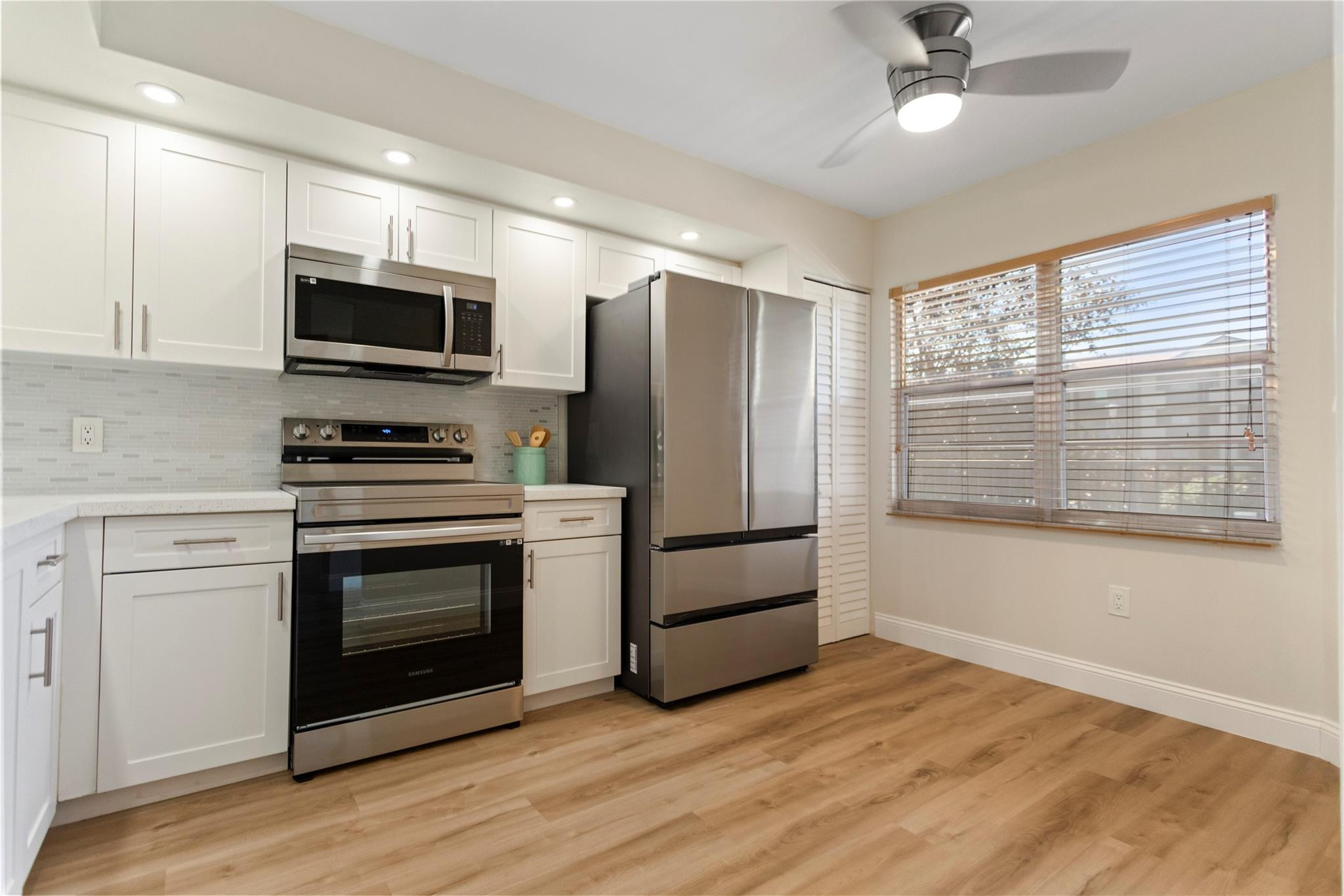 IVANHOE EAST - Residential Lease