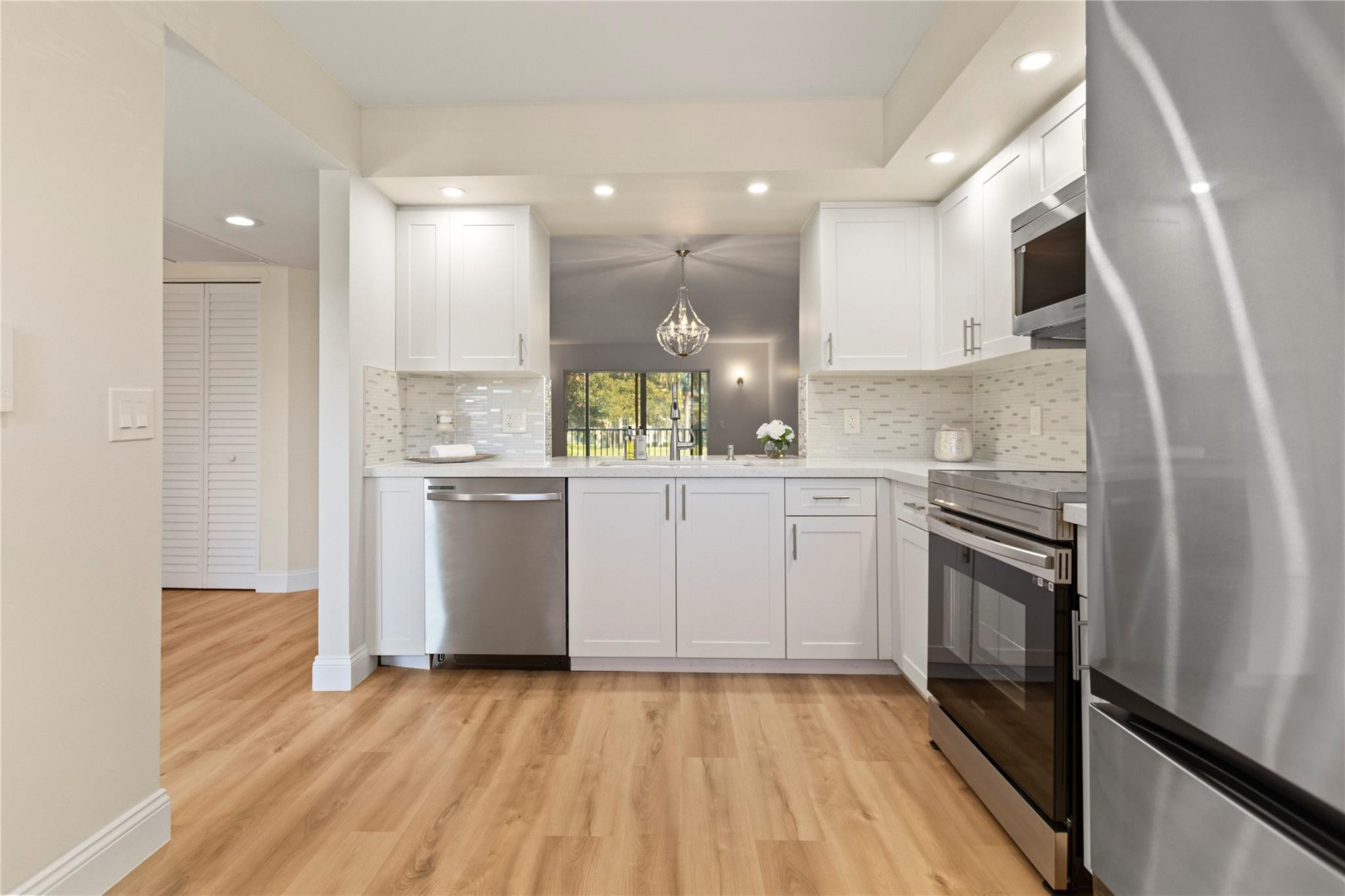 IVANHOE EAST - Residential Lease