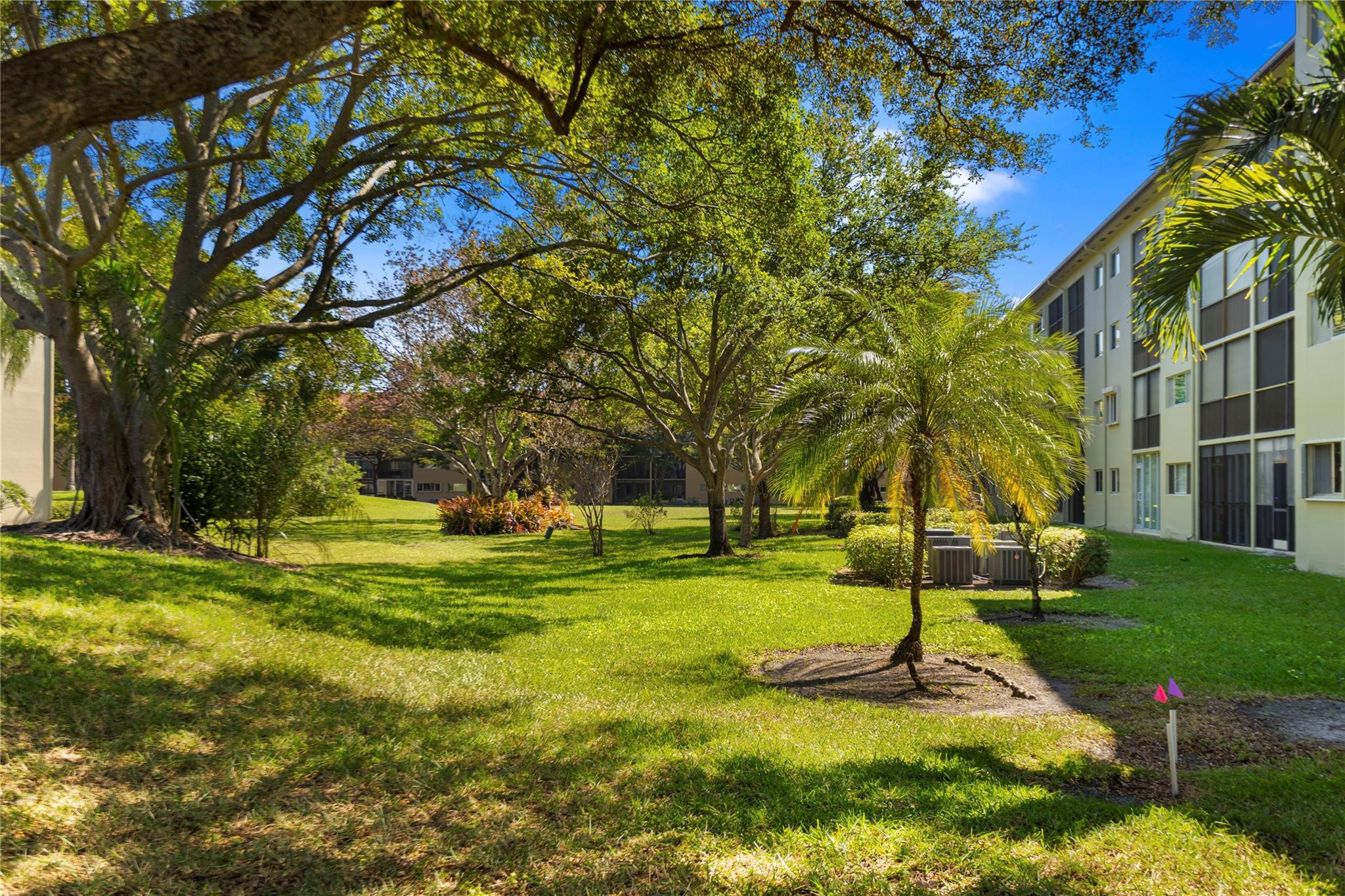 IVANHOE EAST - Residential Lease