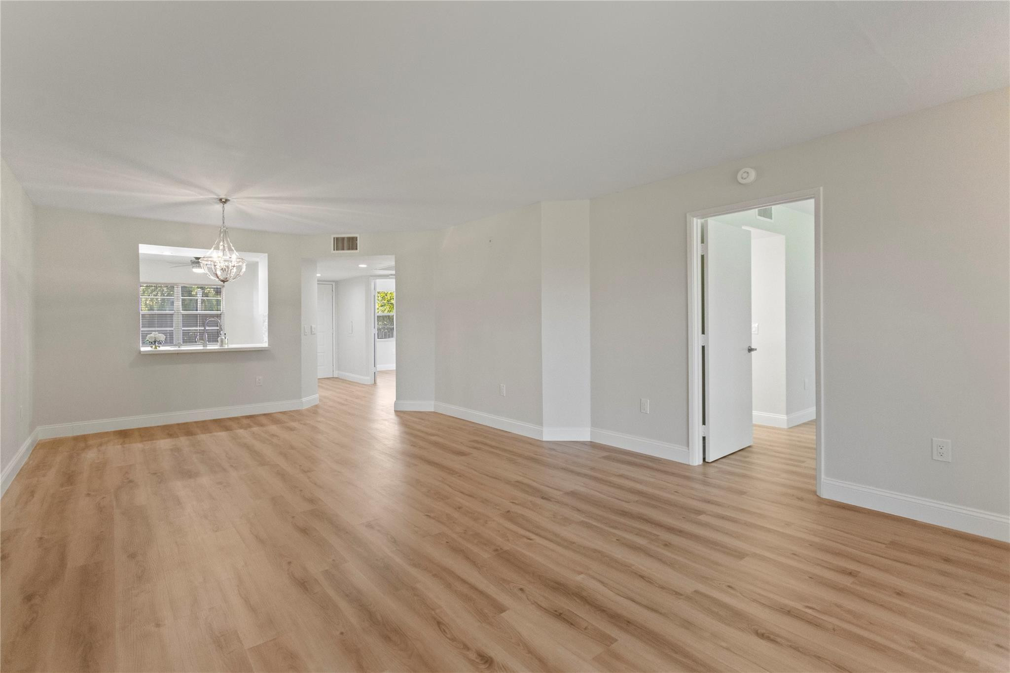 IVANHOE EAST - Residential Lease