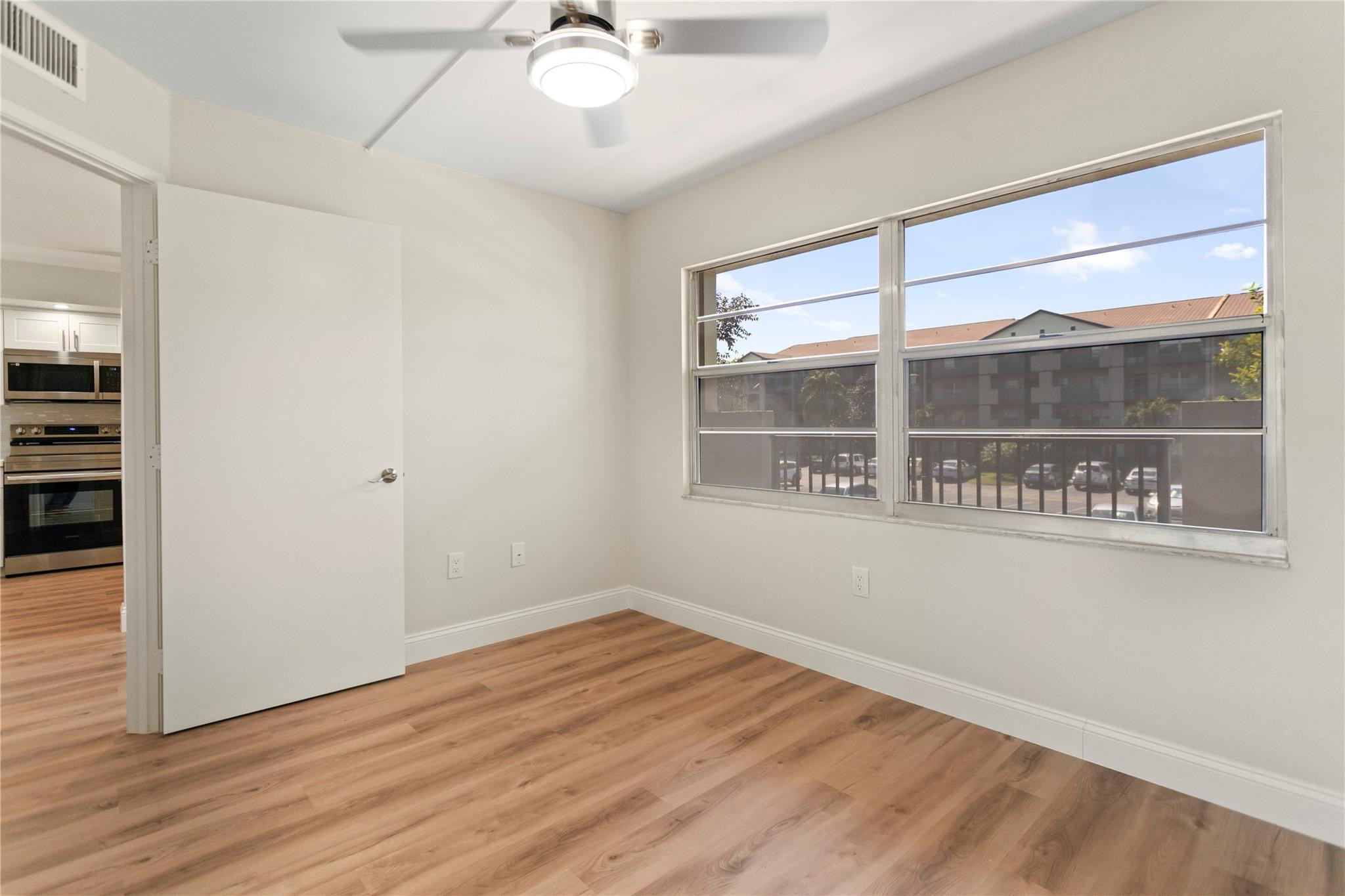 IVANHOE EAST - Residential Lease