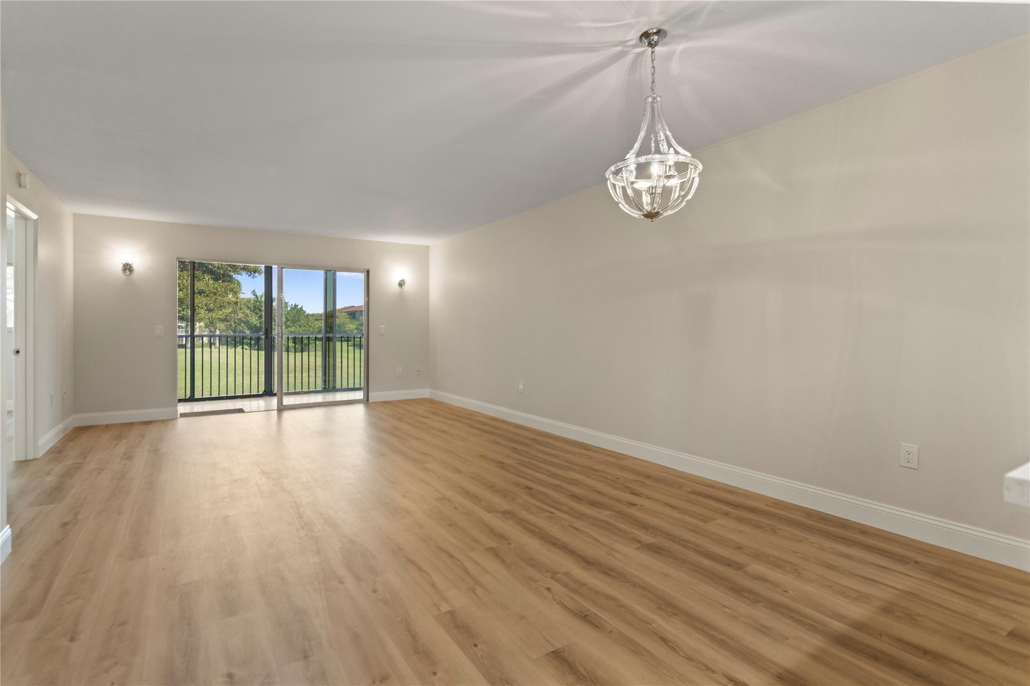 IVANHOE EAST - Residential Lease