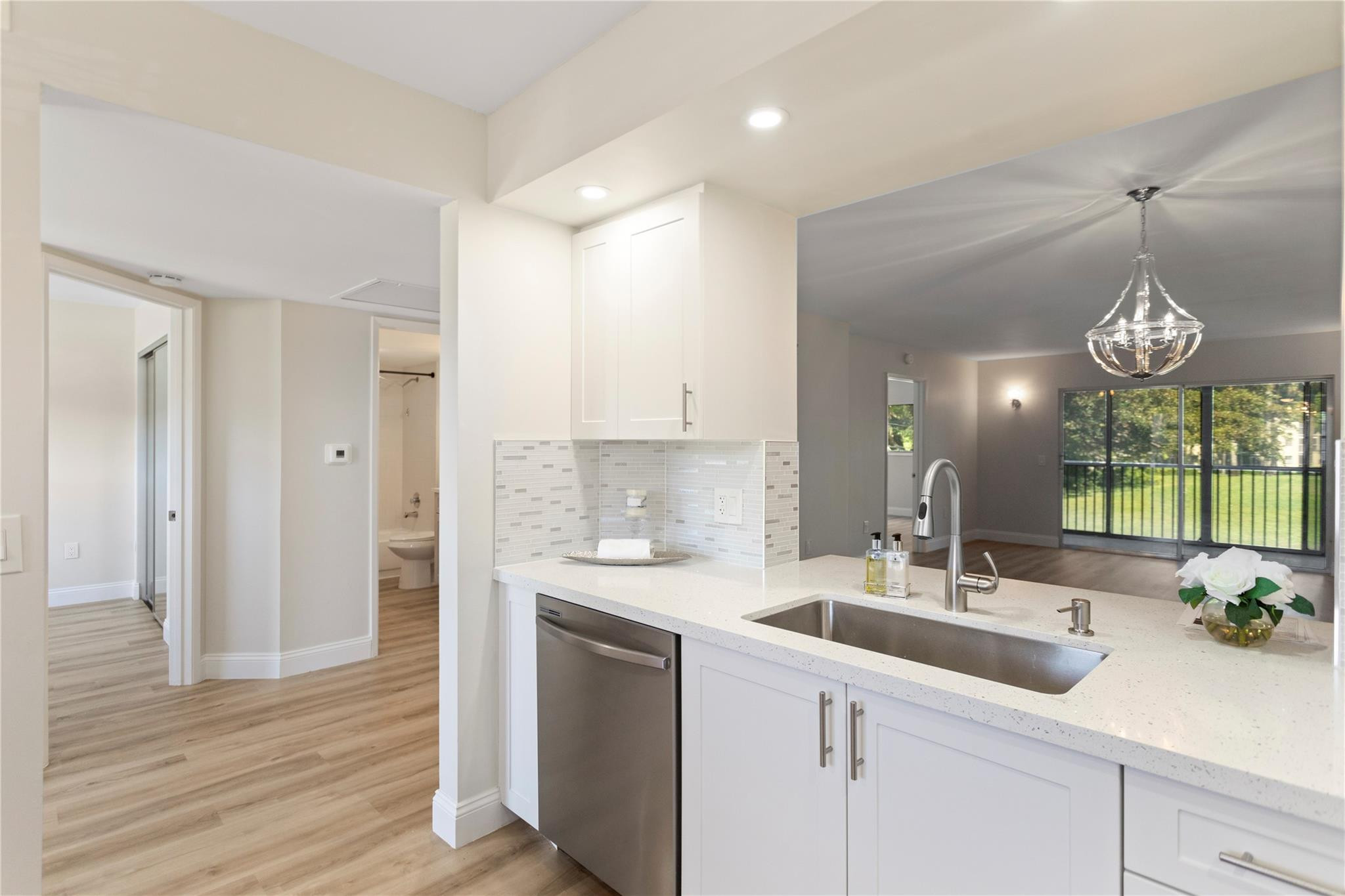 IVANHOE EAST - Residential Lease