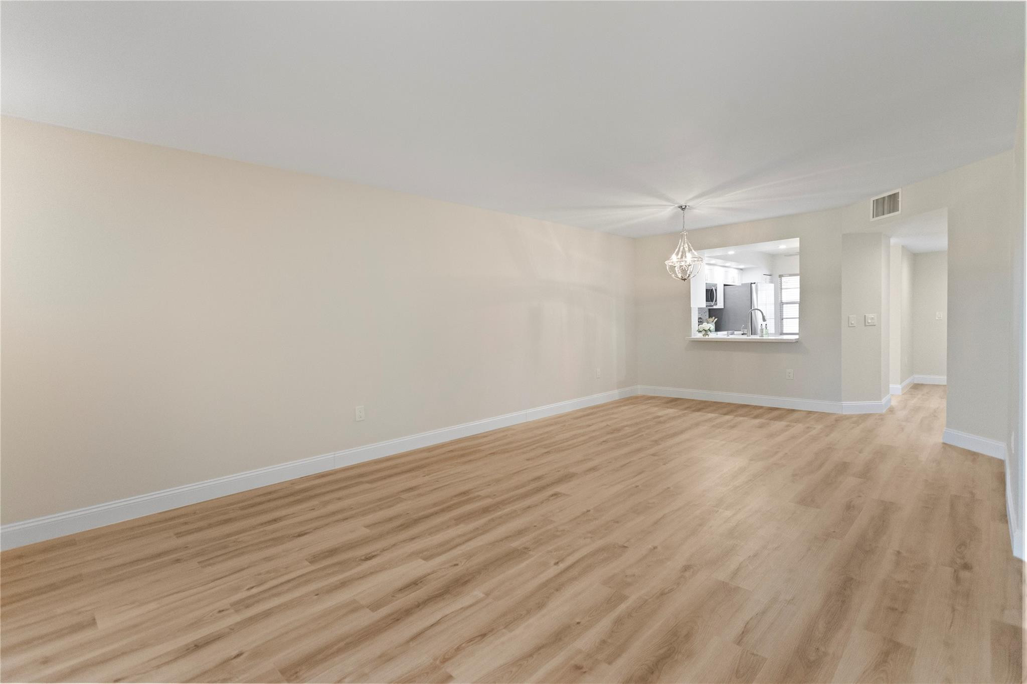 IVANHOE EAST - Residential Lease