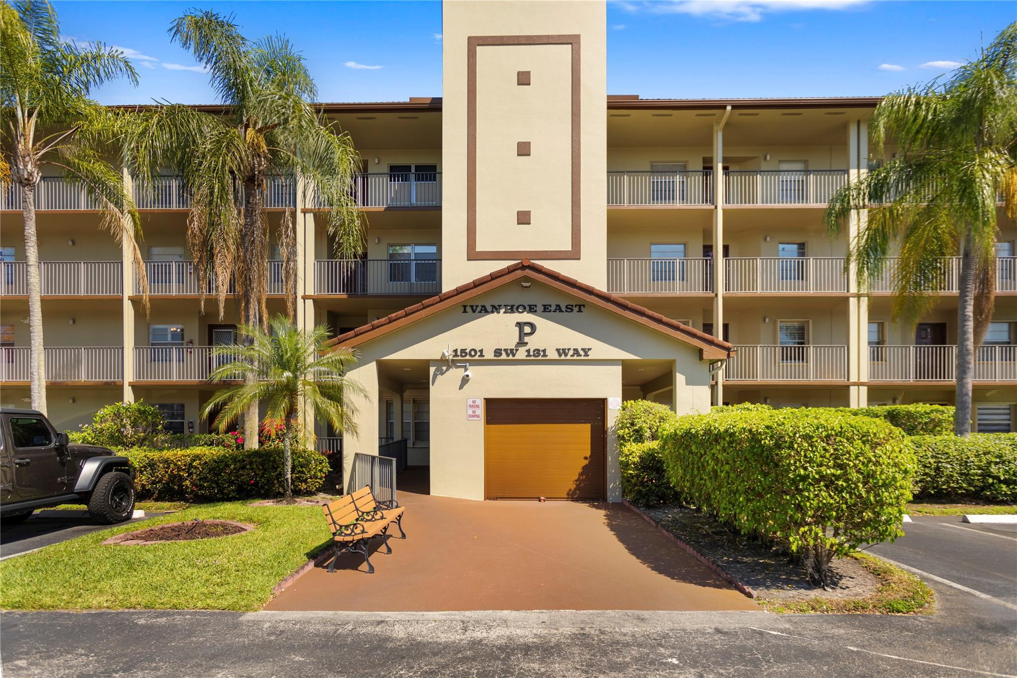 IVANHOE EAST - Residential Lease