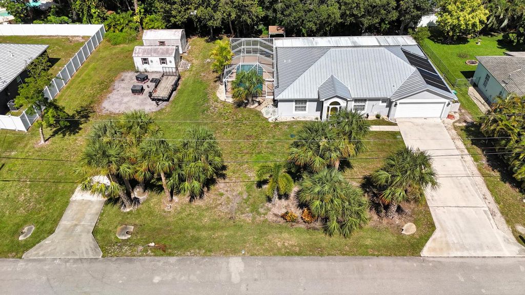 Photo of 5712 Tangelo Drive, Fort Pierce, FL 34982 (MLS # R11110022)