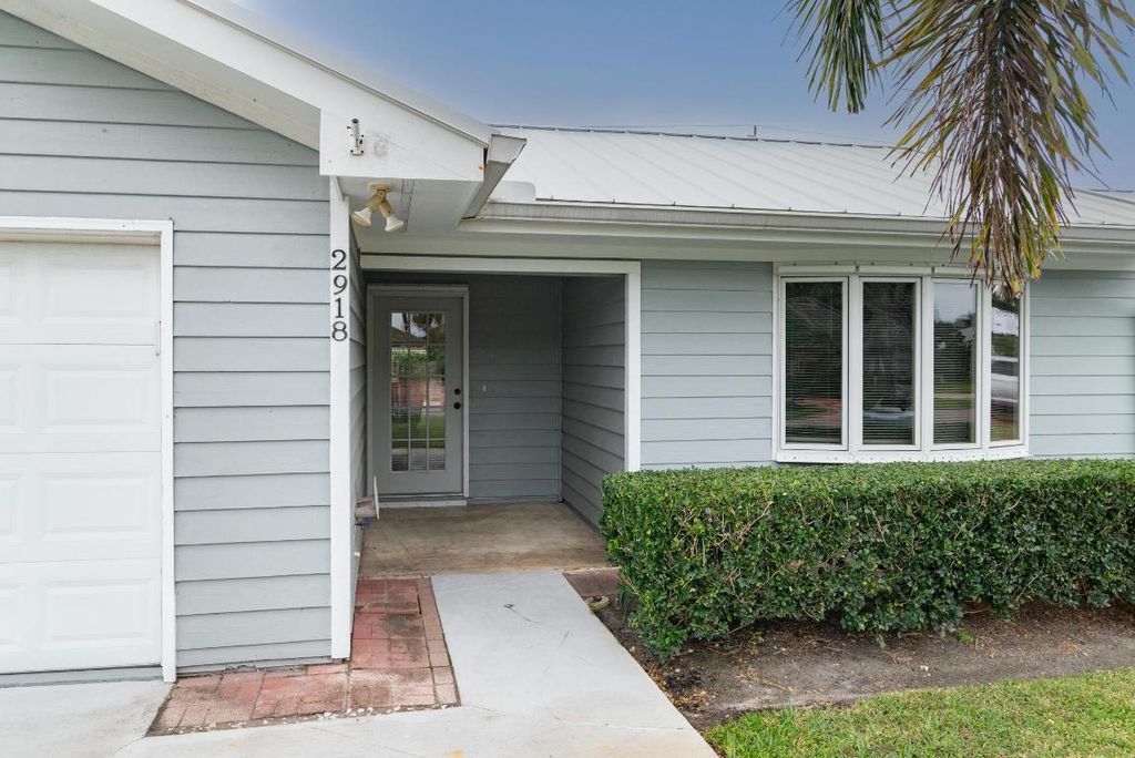 Photo of 2918 SE Fairway #13, Stuart, FL 34997 (MLS # R11147423)