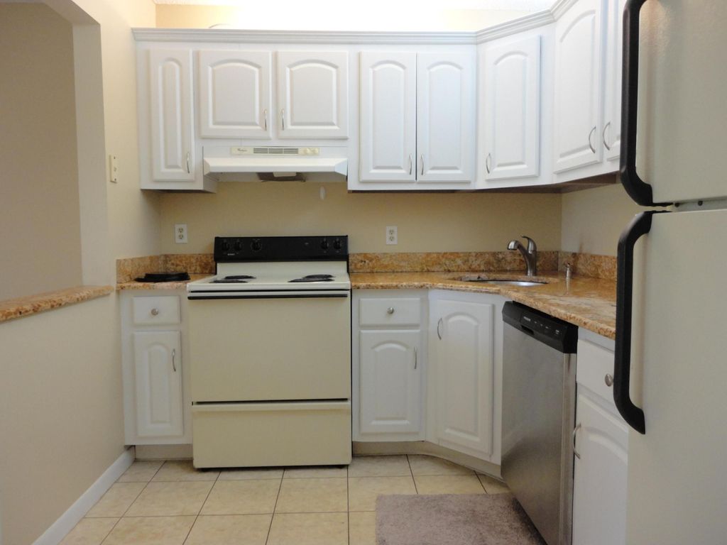 Photo of 110 Lake Pine Circle #B-1, Greenacres, FL 33463 (MLS # R11148295)