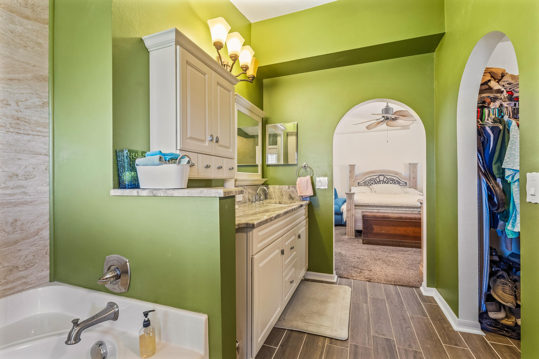 MAJESTIC OAKS - Residential