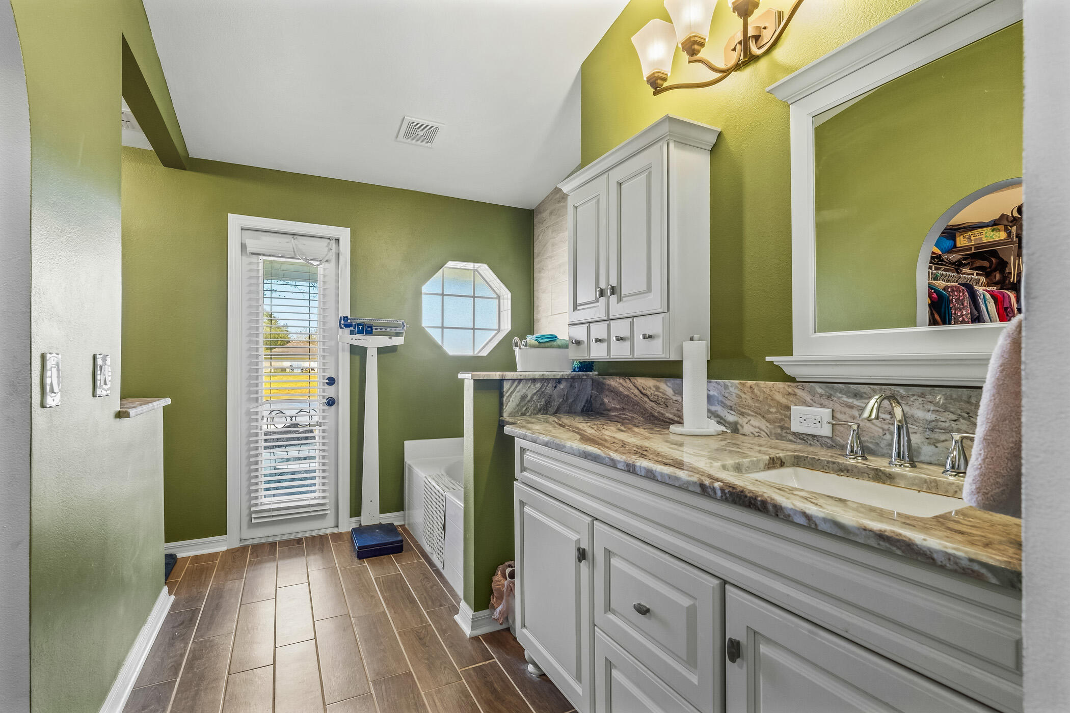 MAJESTIC OAKS - Residential