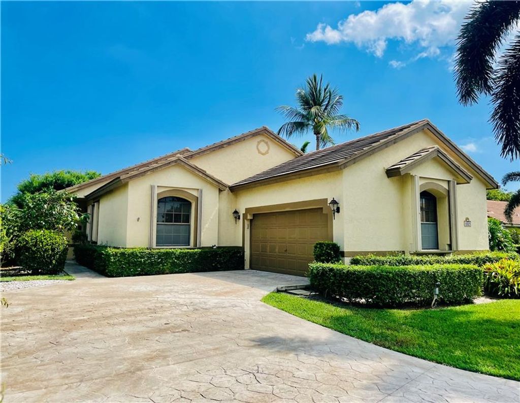 Photo of 10321 S Lexington Lakes Blvd, Boynton Beach, FL 33436 (MLS # F10357339)