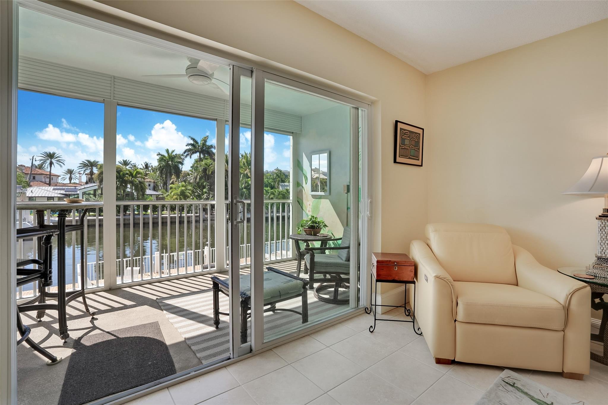 1332 Bayview Dr 203