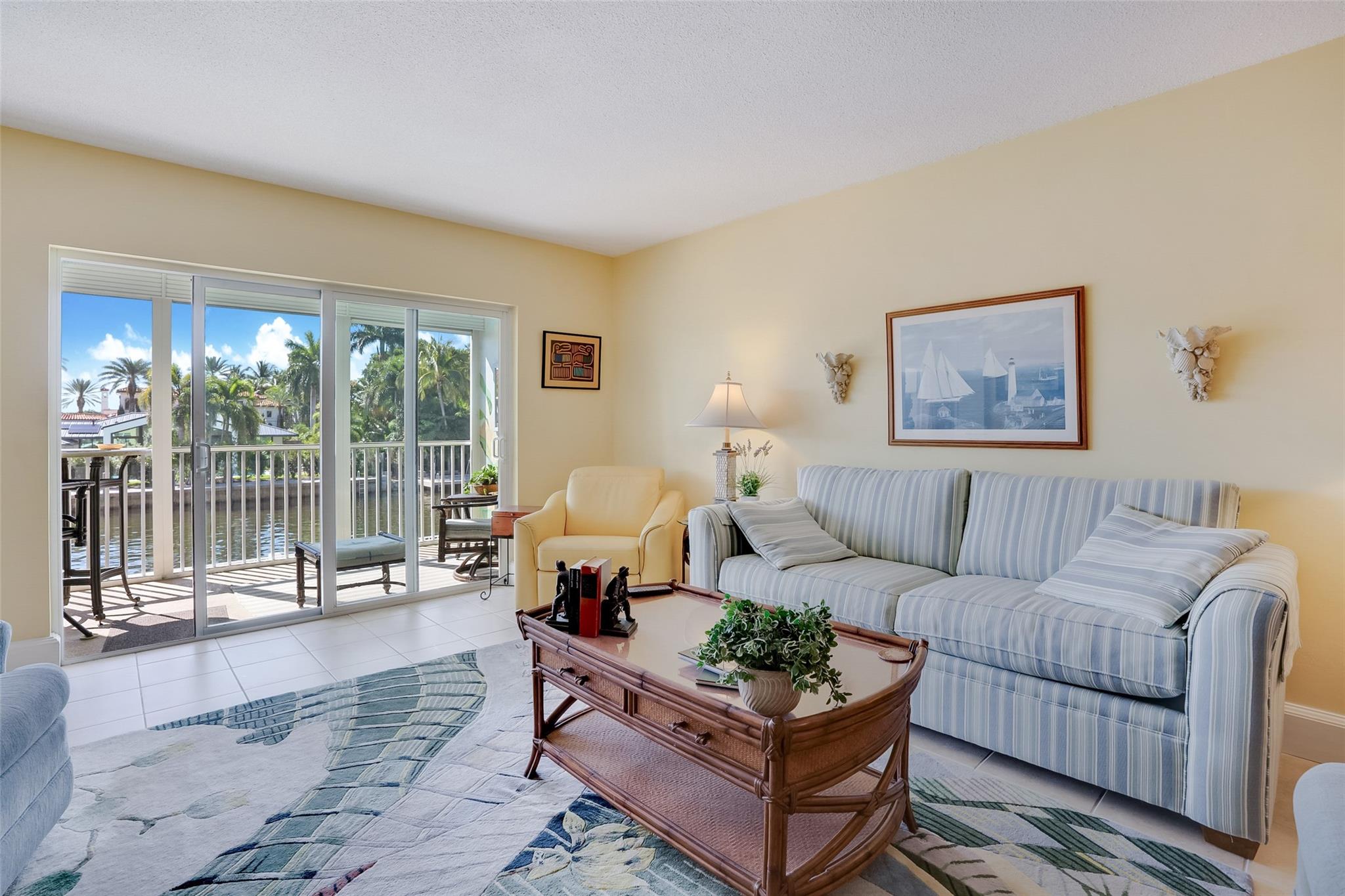 1332 Bayview Dr 203