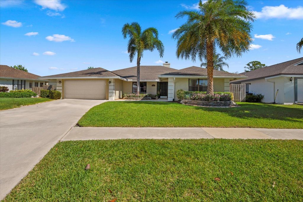 Photo of 14481 Larkspur Lane, Wellington, FL 33414 (MLS # R10976093)
