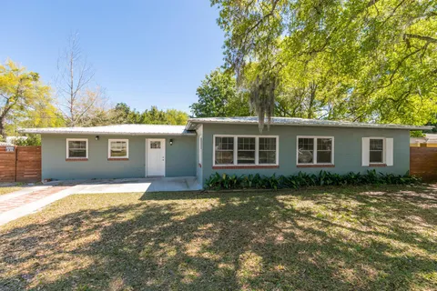 105 W Oak Hill Drive, Palatka, FL MLS: R11073971