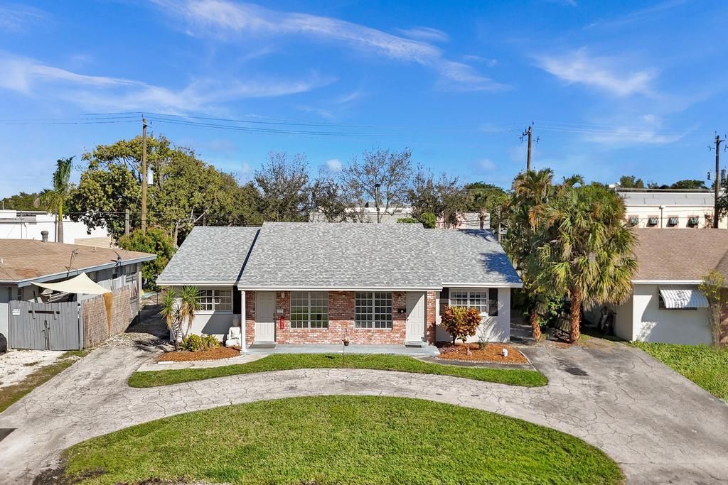 Photo of 2600 NE 5th Avenue, Boca Raton, FL 33431 (MLS # R11061847)