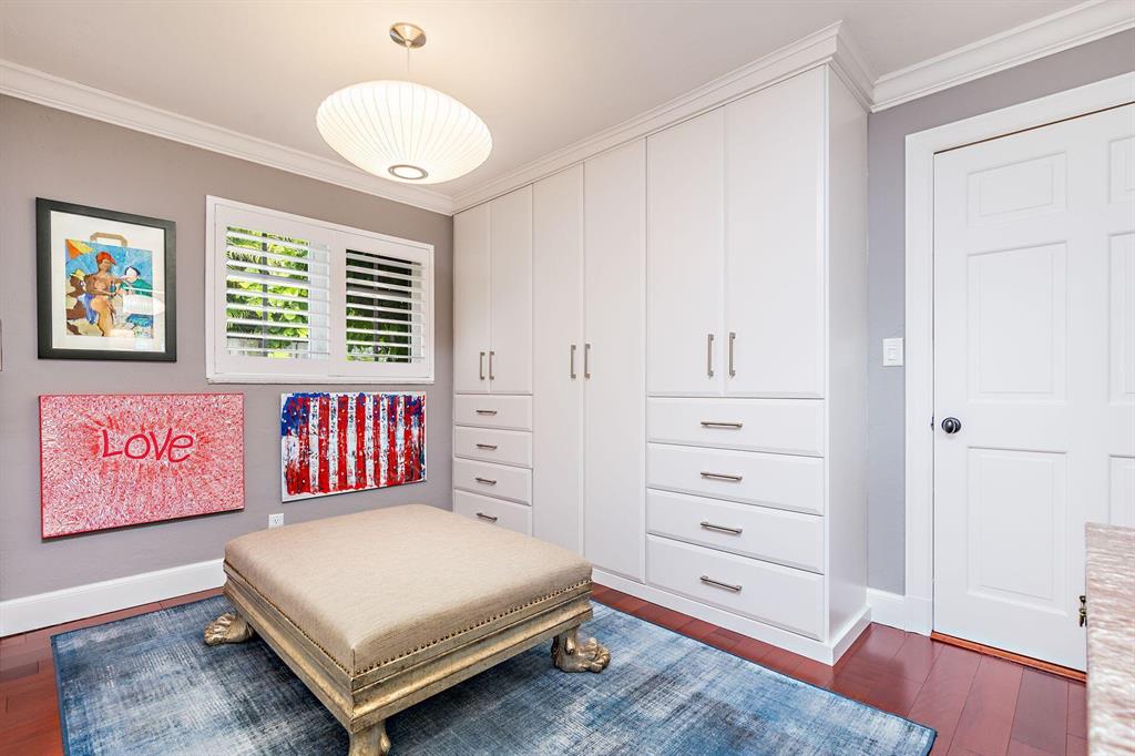 ELLAMAR - Residential