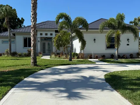 2000 SW Leafy Road, Port St Lucie, FL MLS: R11082664