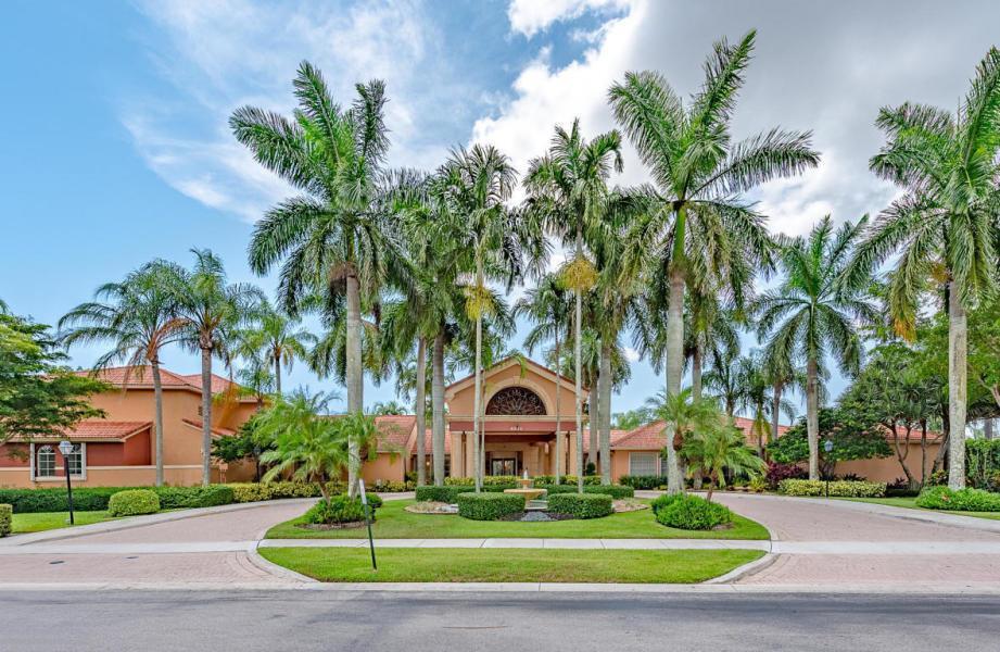 LAKERIDGE GREENS AT PIPERS GLEN - Residential