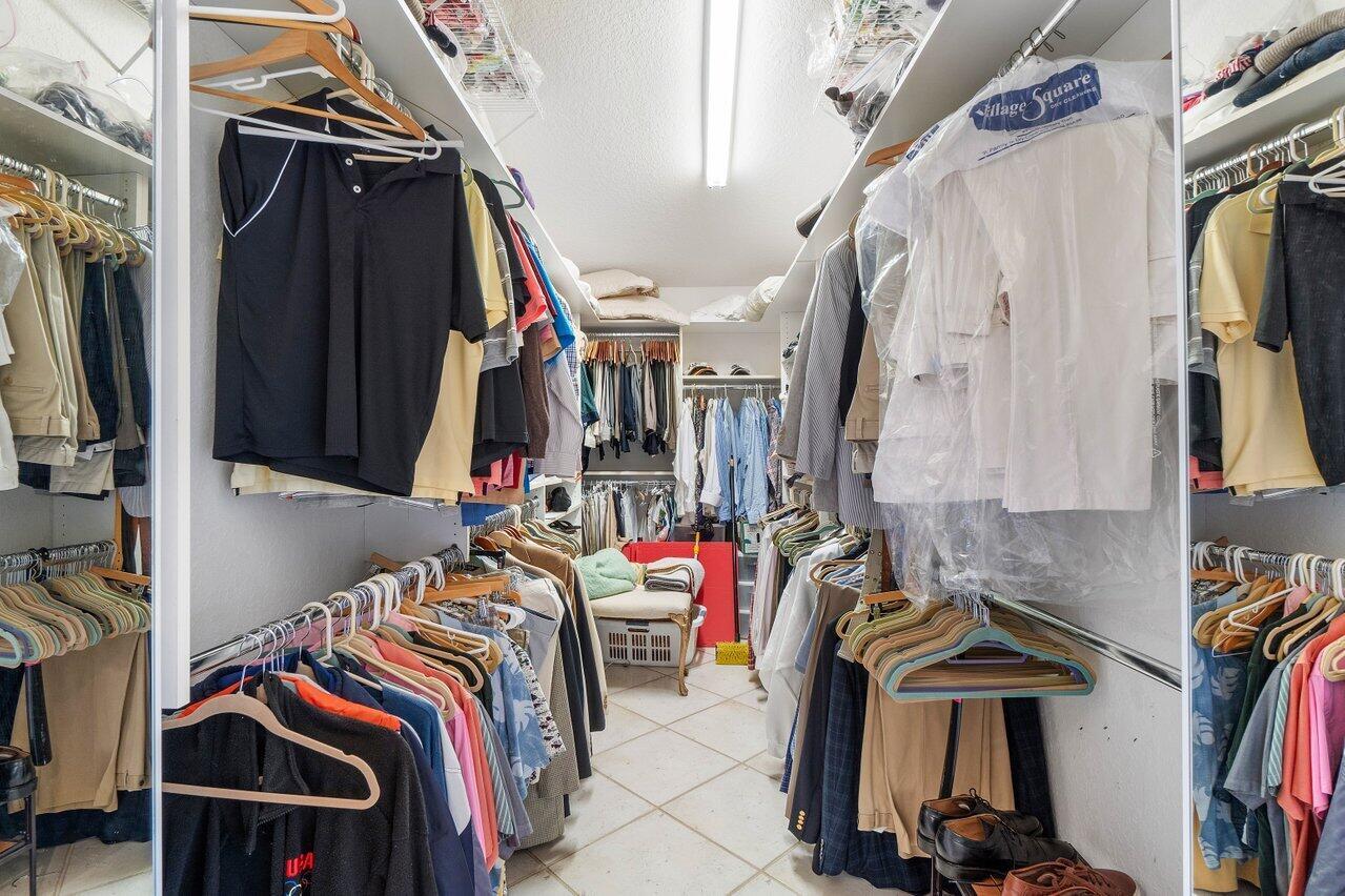 LAKERIDGE GREENS AT PIPERS GLEN - Residential