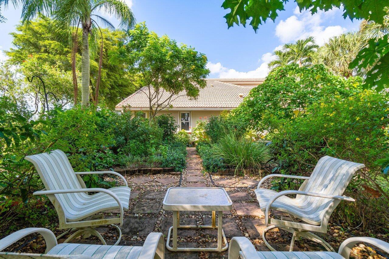 LAKERIDGE GREENS AT PIPERS GLEN - Residential