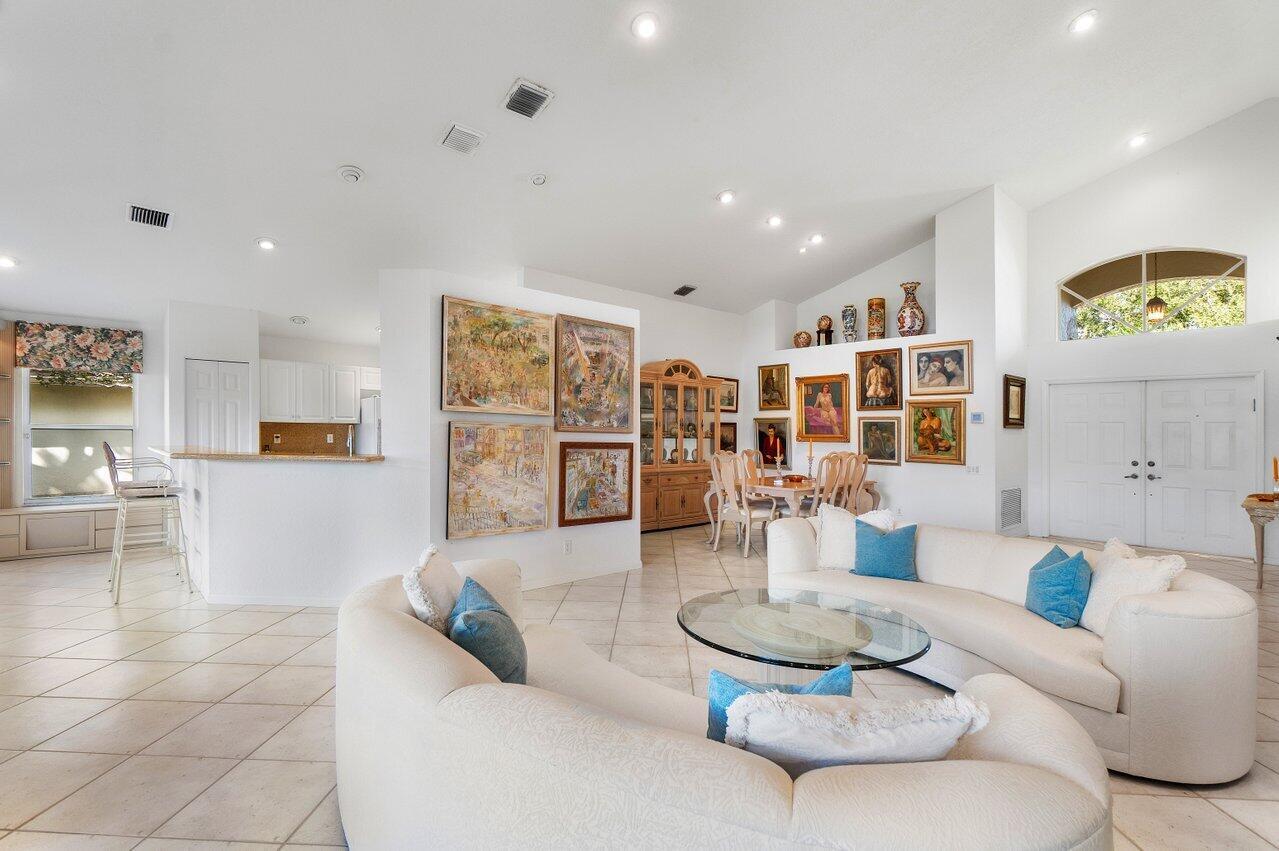 LAKERIDGE GREENS AT PIPERS GLEN - Residential