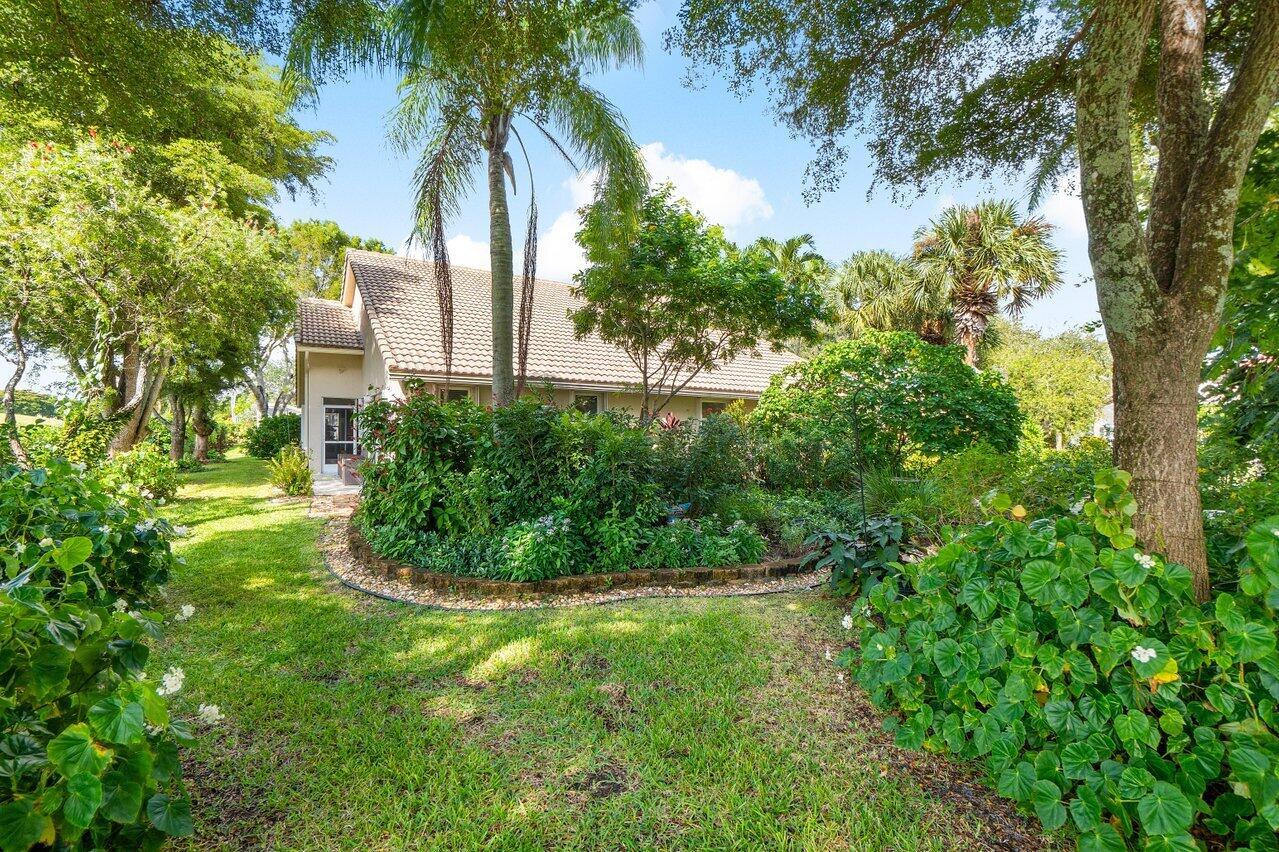LAKERIDGE GREENS AT PIPERS GLEN - Residential
