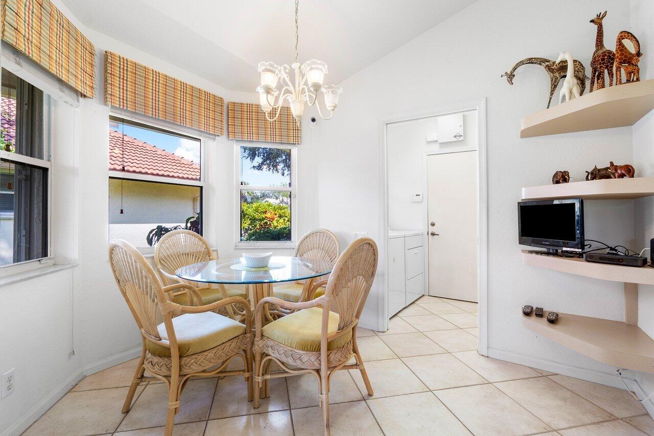 LAKERIDGE GREENS AT PIPERS GLEN - Residential