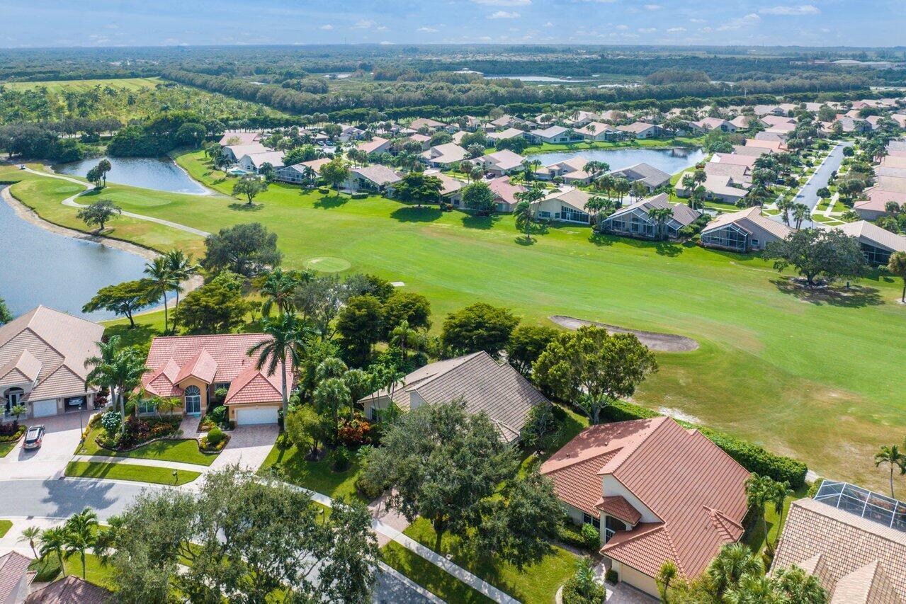 LAKERIDGE GREENS AT PIPERS GLEN - Residential