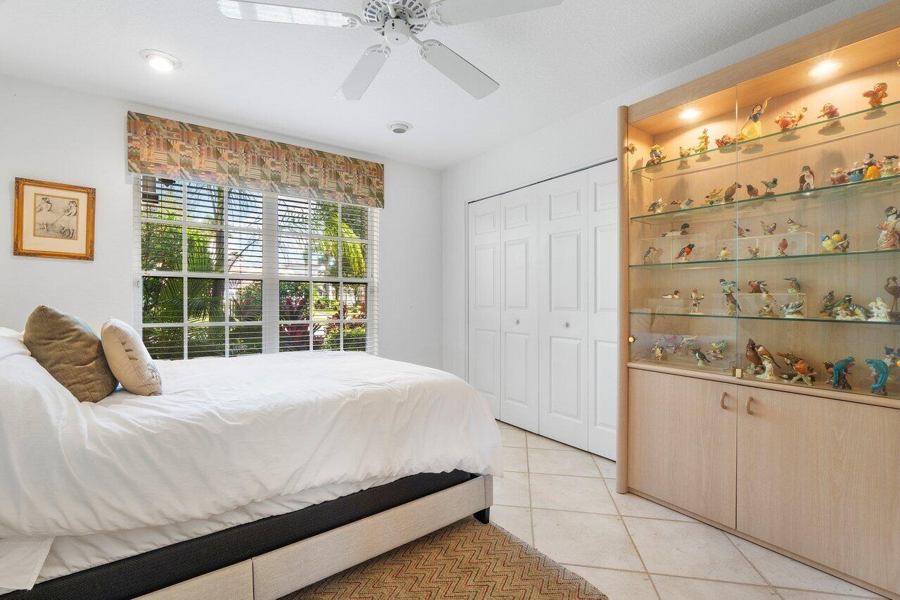 LAKERIDGE GREENS AT PIPERS GLEN - Residential