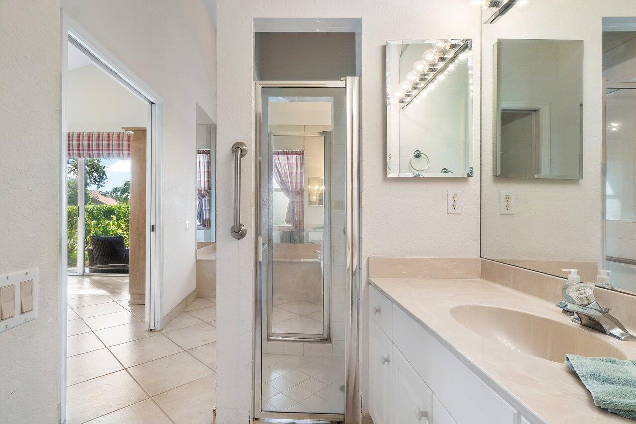 LAKERIDGE GREENS AT PIPERS GLEN - Residential