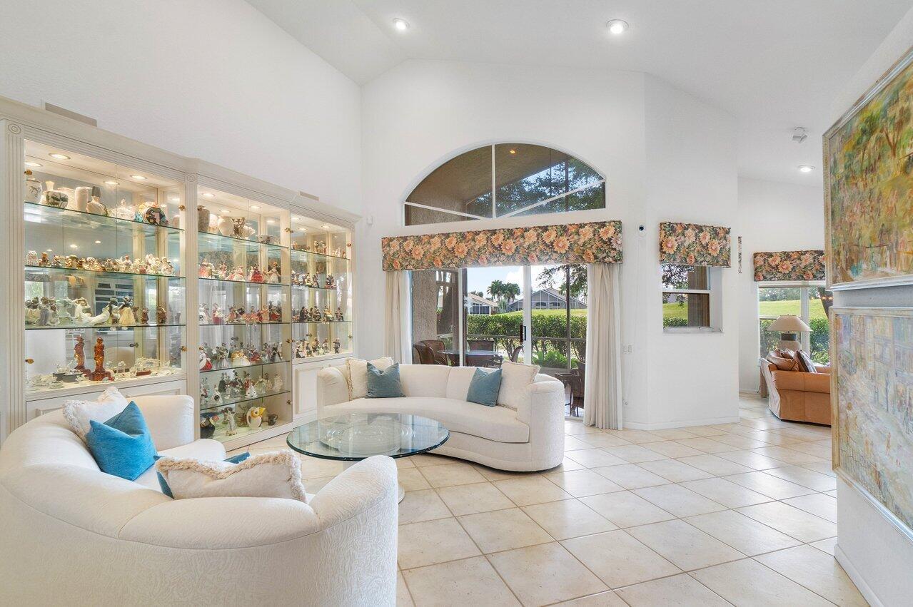 LAKERIDGE GREENS AT PIPERS GLEN - Residential