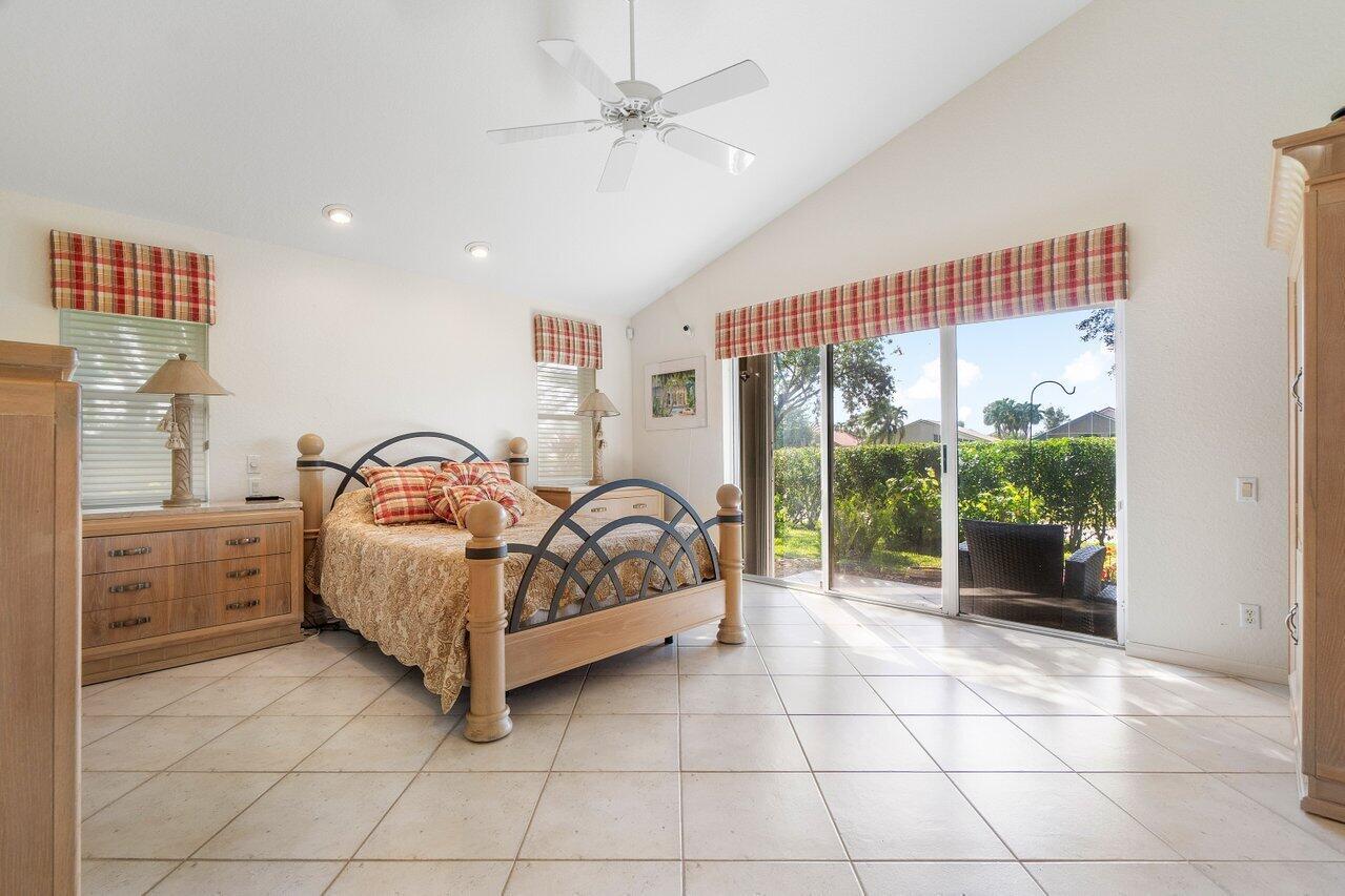 LAKERIDGE GREENS AT PIPERS GLEN - Residential