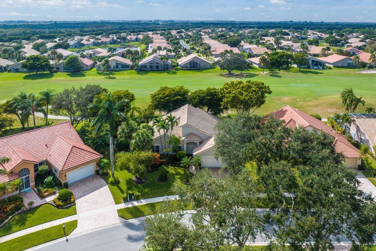 LAKERIDGE GREENS AT PIPERS GLEN - Residential