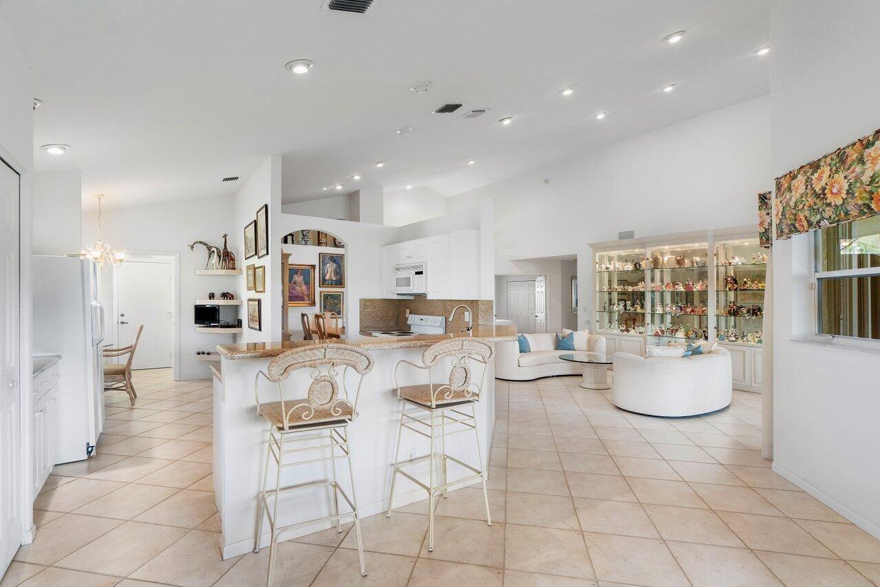 LAKERIDGE GREENS AT PIPERS GLEN - Residential