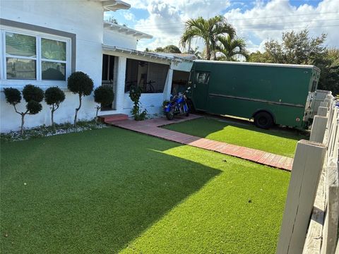 516 SW 15th Street Fort Lauderdale FL 33315