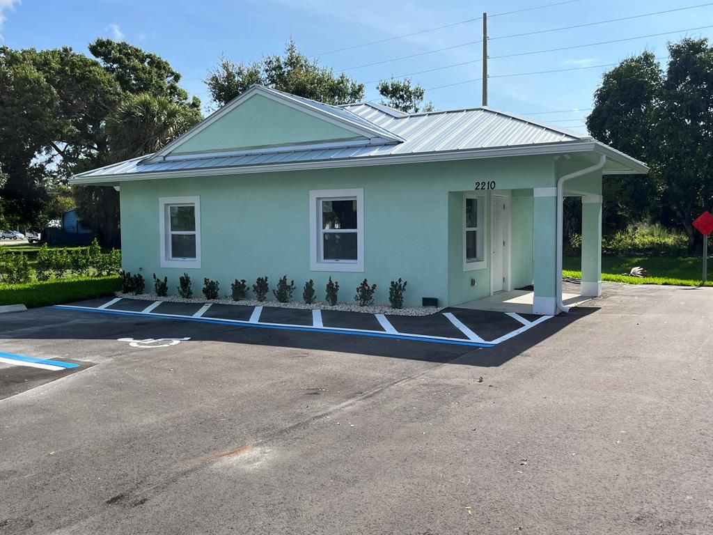 Photo of 2210 S 40th Street, Fort Pierce, FL 34947 (MLS # R10886537)