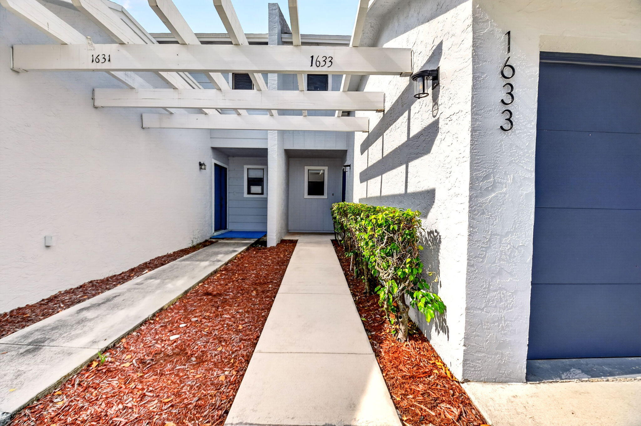 1633 Woodbridge Lakes Circle 1633