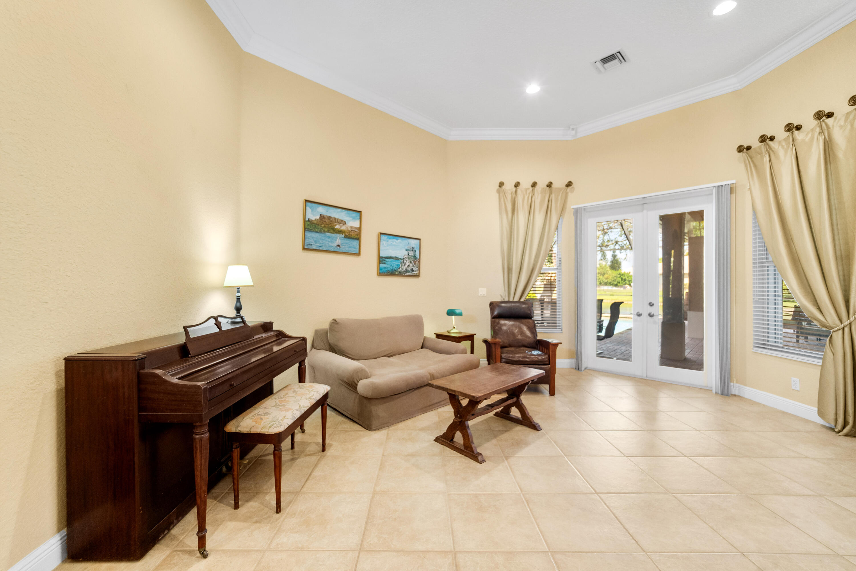 PARKLAND ISLES - Residential