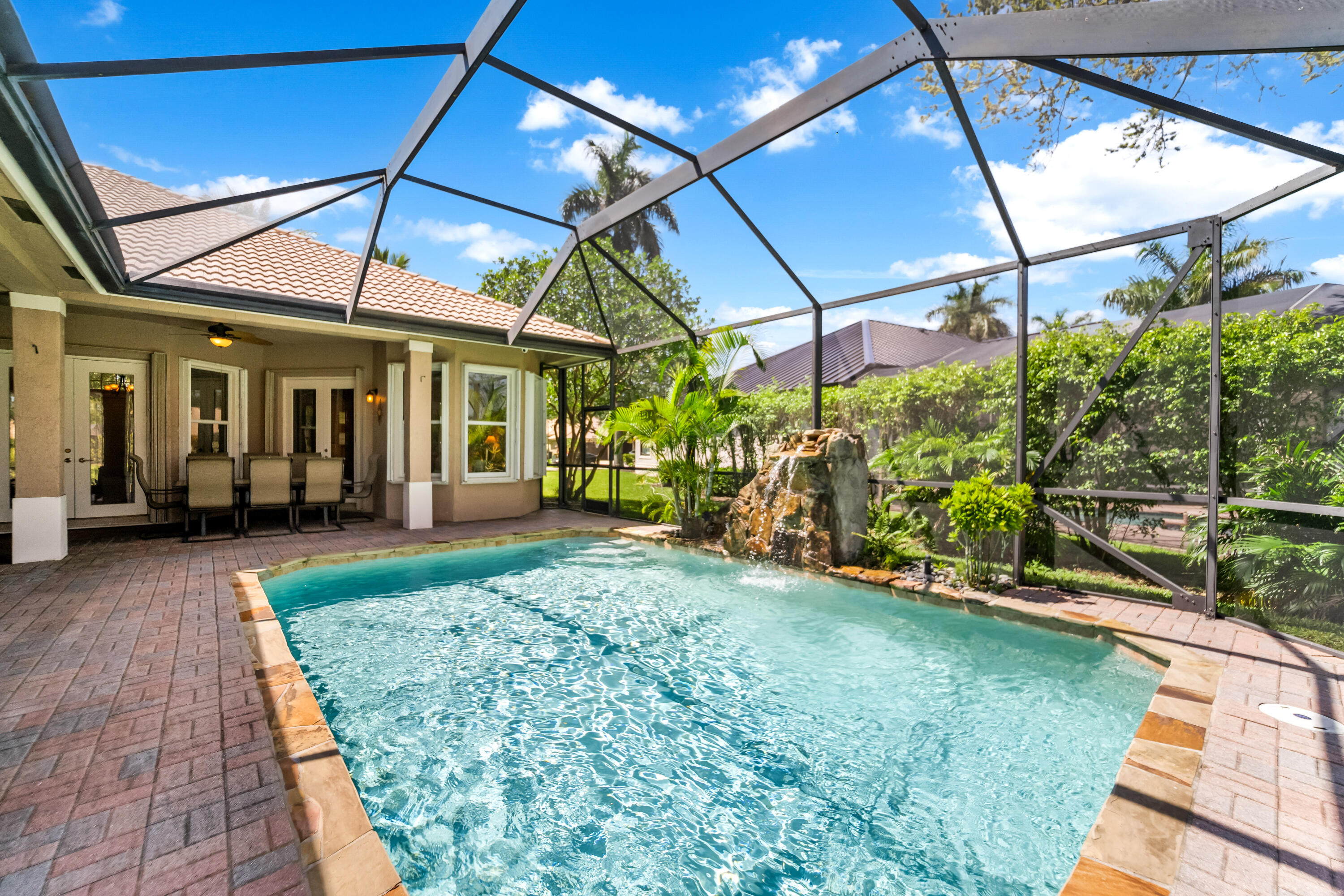 PARKLAND ISLES - Residential