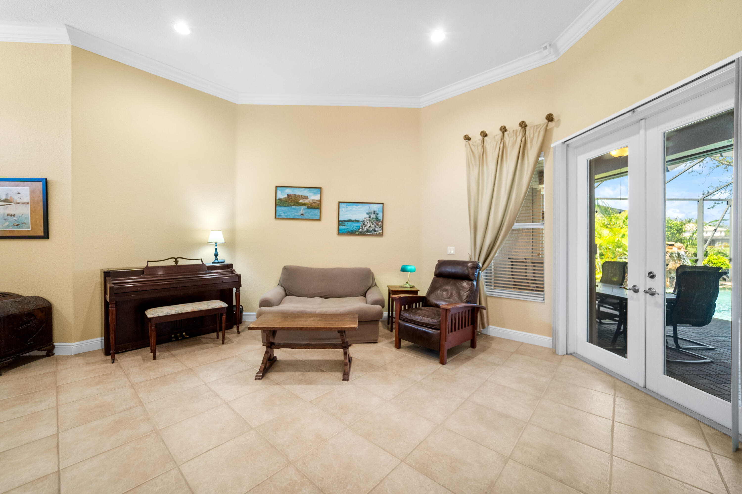 PARKLAND ISLES - Residential