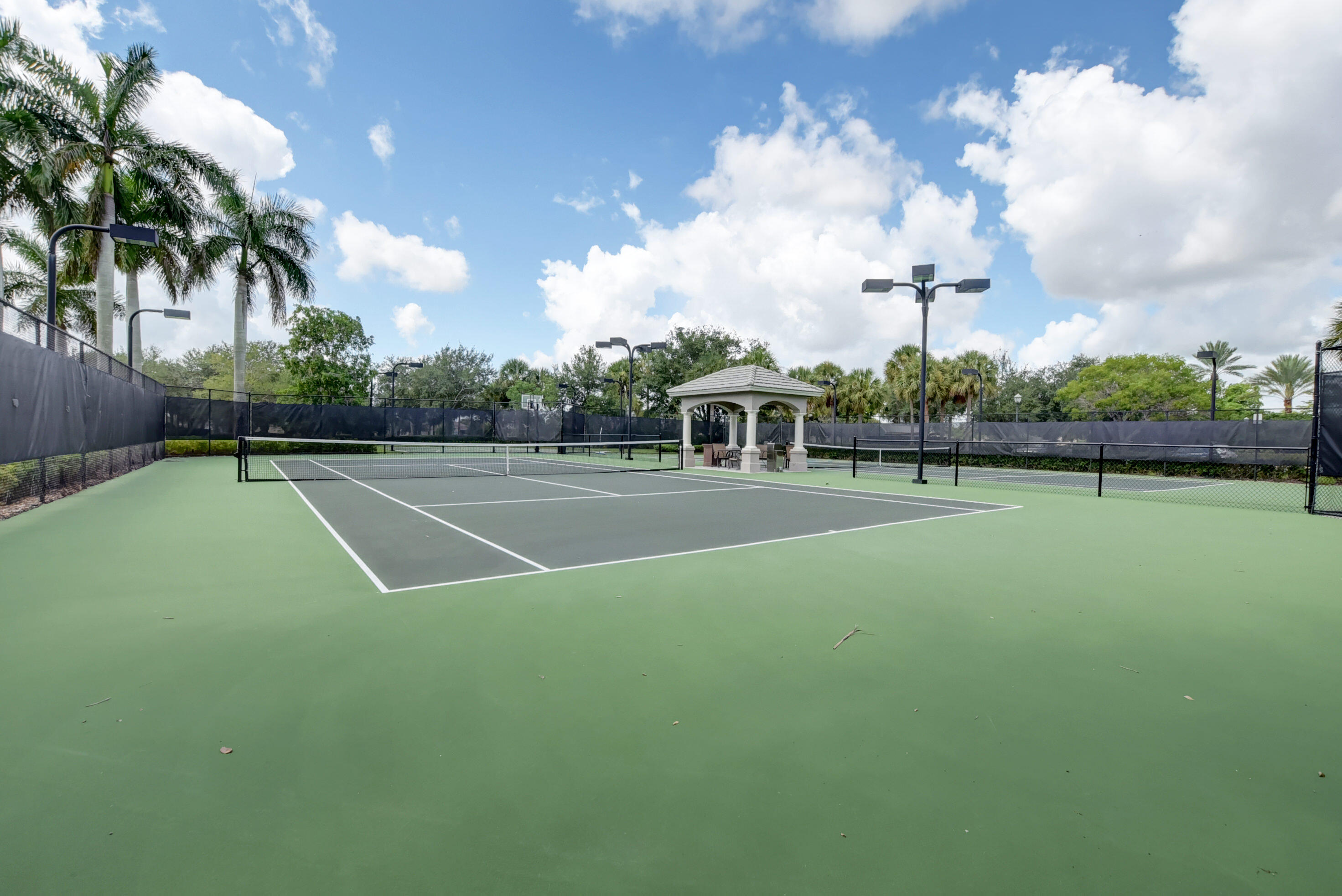 PARKLAND ISLES - Residential